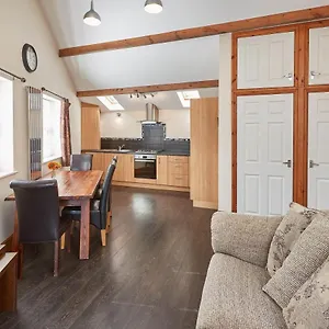  Holiday home Host & - Groveside United Kingdom